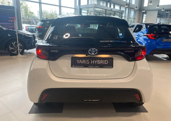 Toyota Yaris cena 97500 przebieg: 10, rok produkcji 2023 z Poznań małe 29